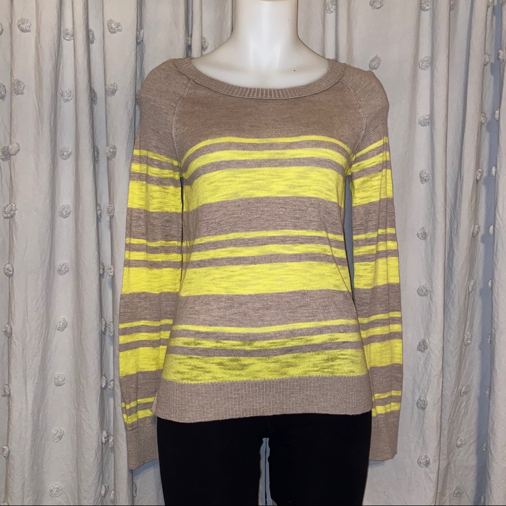 Lightweight sweater